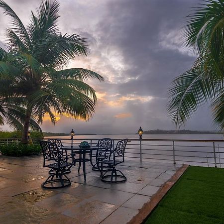 Deltin Palms Riverfront Panaji Exteriör bild