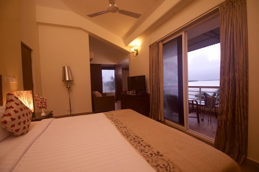 Deltin Palms Riverfront Panaji Exteriör bild