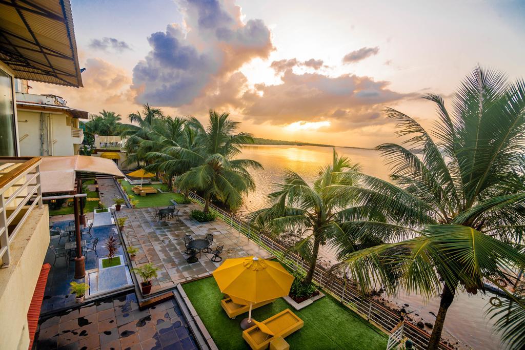 Deltin Palms Riverfront Panaji Exteriör bild